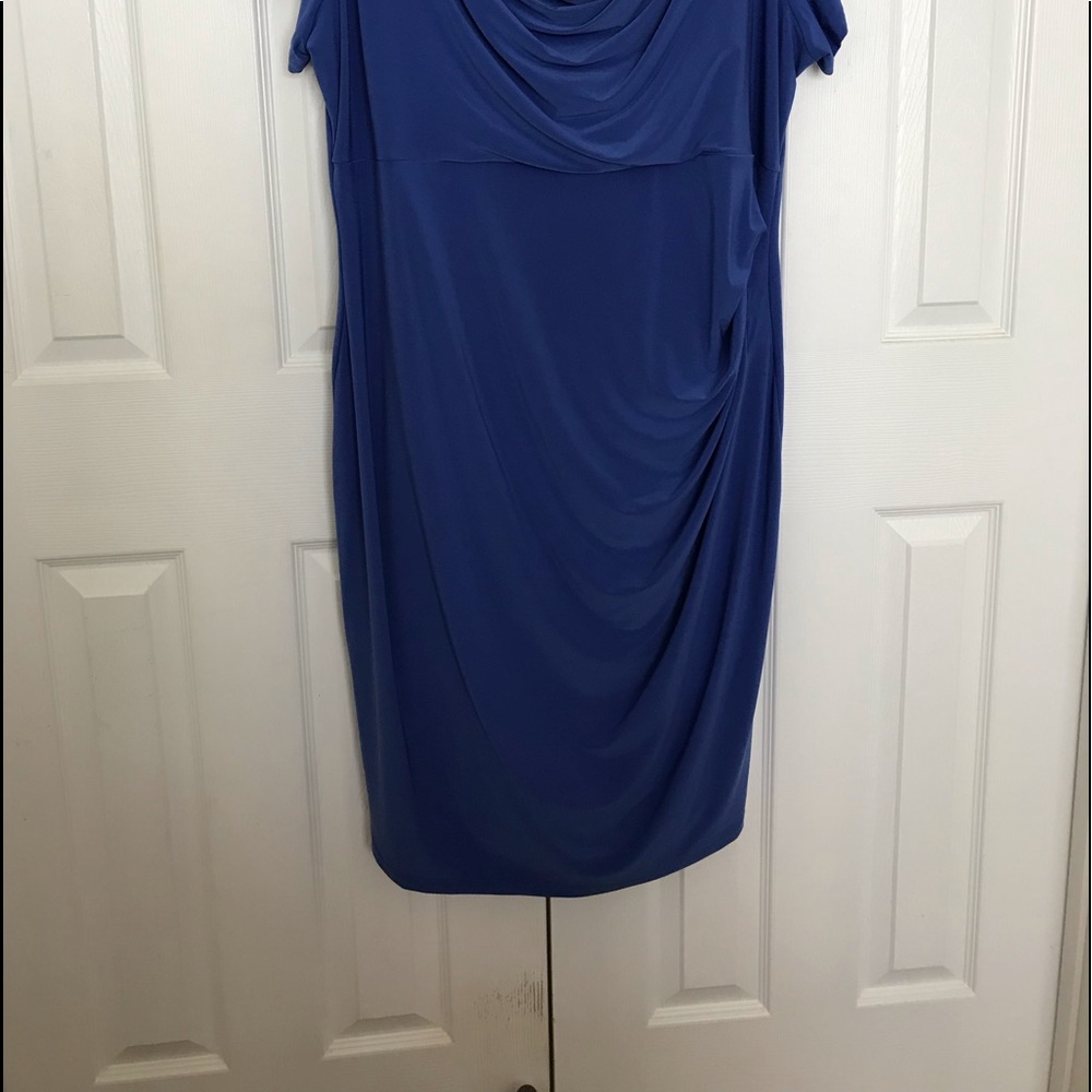 Dress - Picture 2 of 4